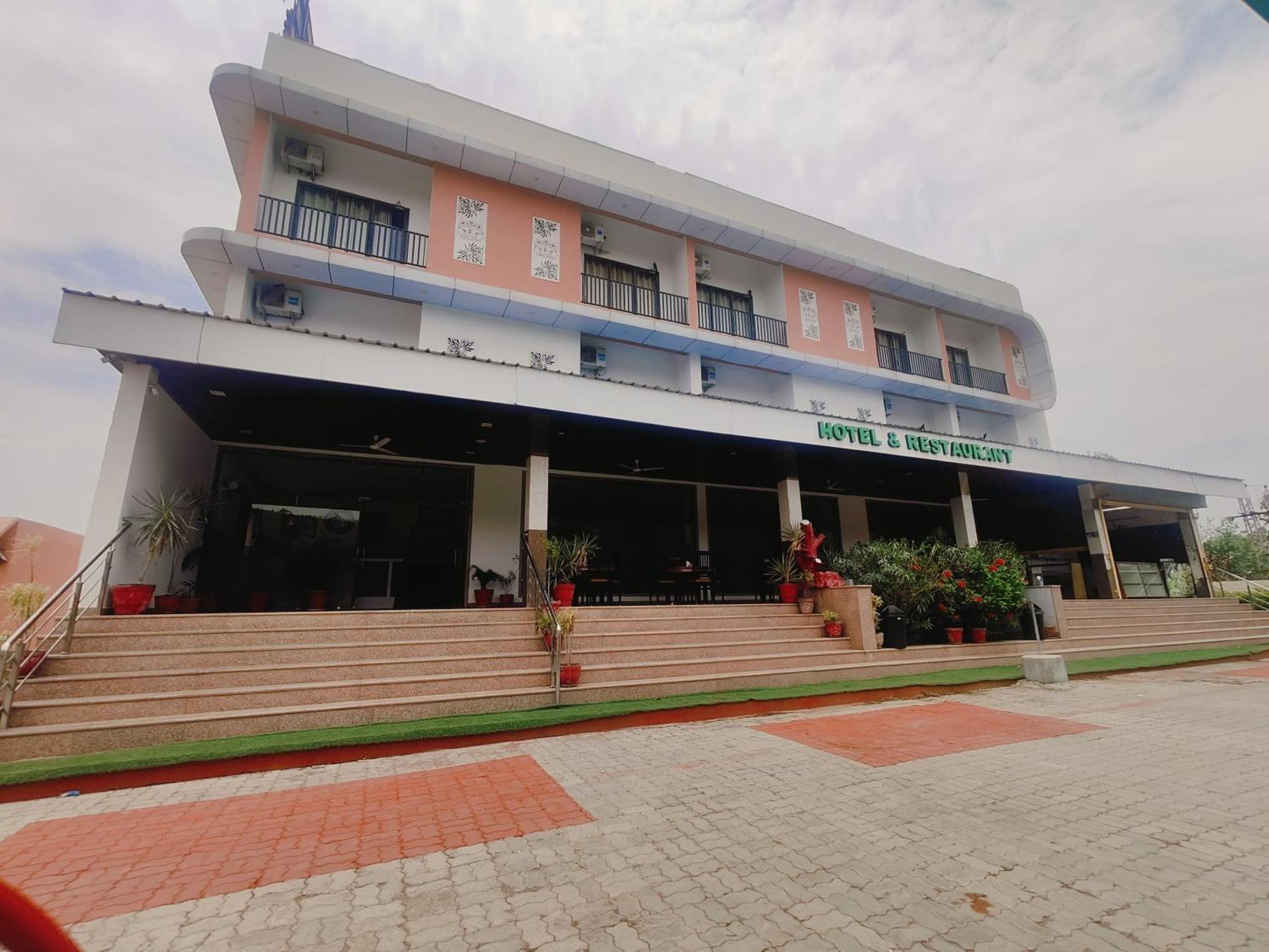 Hotel White Lotus Dungarpur Zewnętrze zdjęcie
